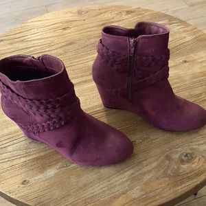 Suede women’s wedge boot